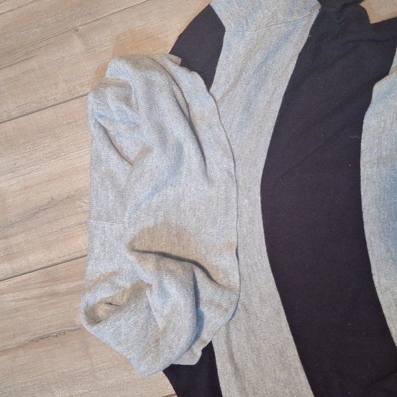 Turtle Neck - Picture 3 of 8